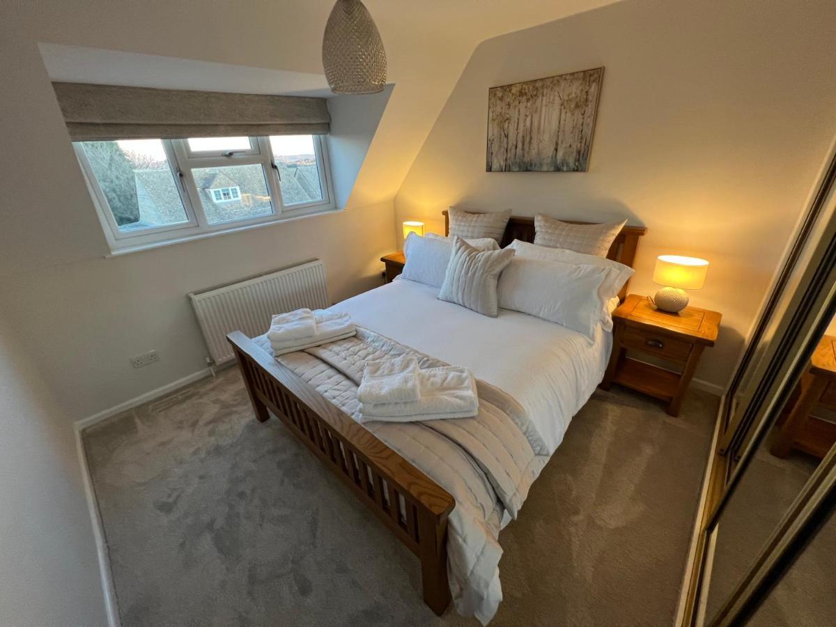 Luxurious 4 Bedroom Home In The Heart Of The Cotswolds With Hot Tub! Stow-on-the-Wold Extérieur photo